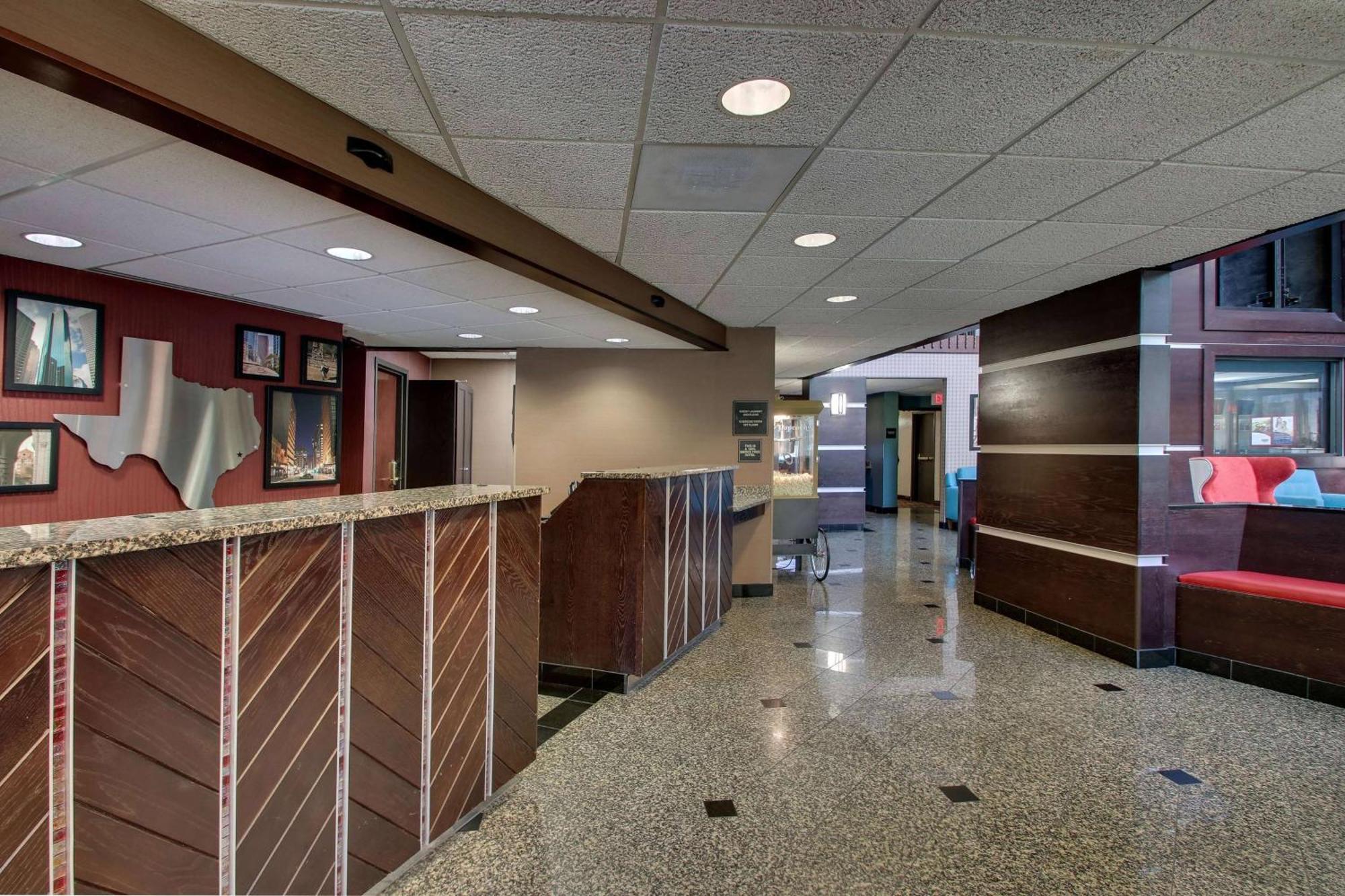 Heritage Inn & Suites The Woodlands, Trademark By Wyndham Exterior photo